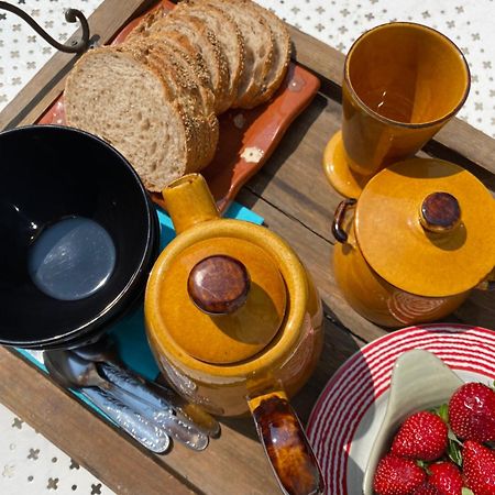 オービニャン Chambre D'Hotes Le Jardin Des Cigales Bed & Breakfast エクステリア 写真