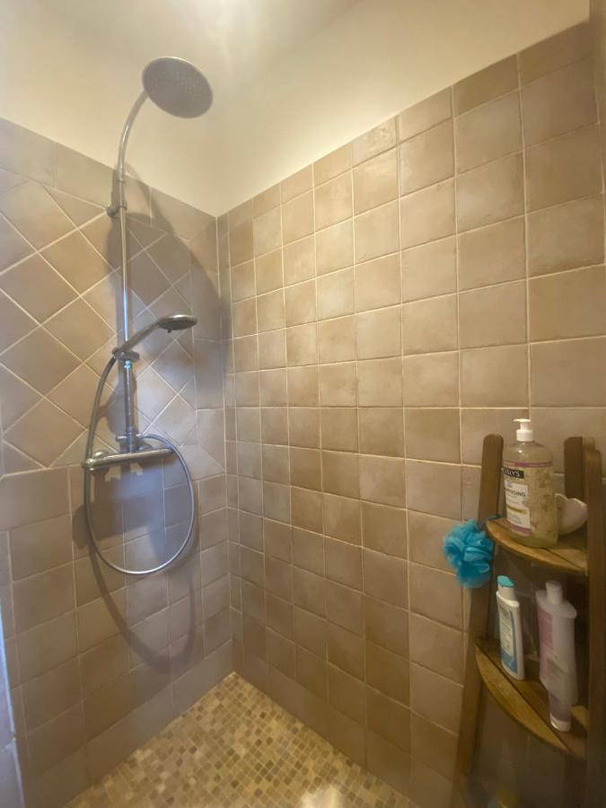 オービニャン Chambre D'Hotes Le Jardin Des Cigales Bed & Breakfast エクステリア 写真