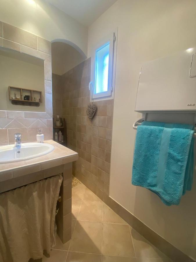 オービニャン Chambre D'Hotes Le Jardin Des Cigales Bed & Breakfast エクステリア 写真